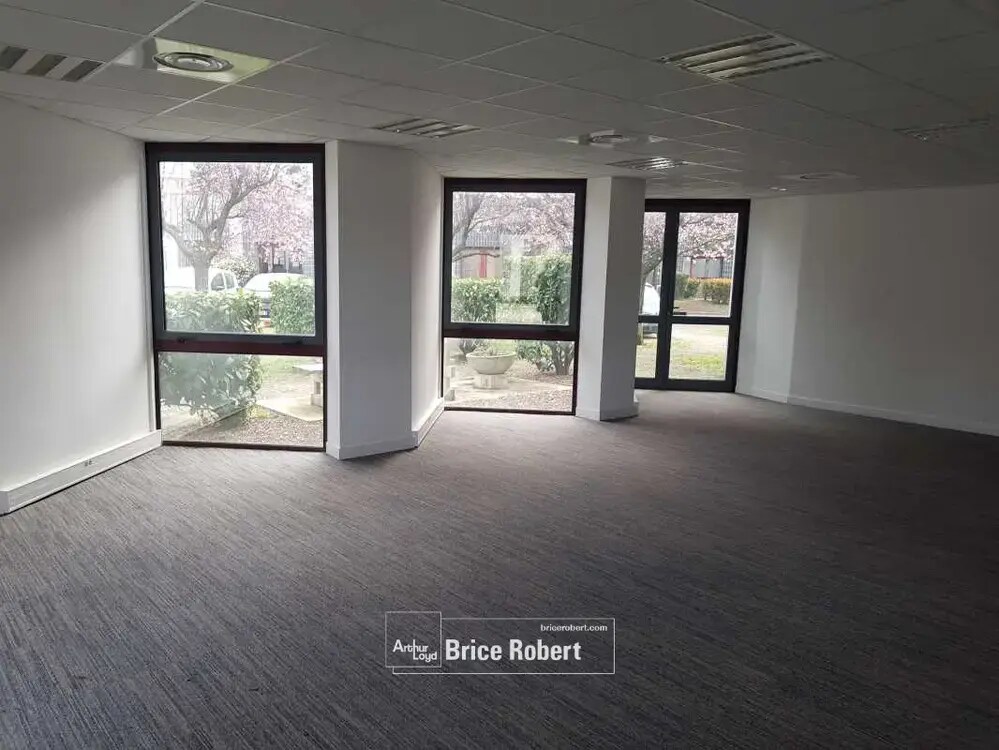 Bureau dans Vénissieux à louer Photo intérieure– Image 1 sur 5