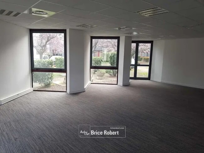 Plus de détails pour Bureau à louer