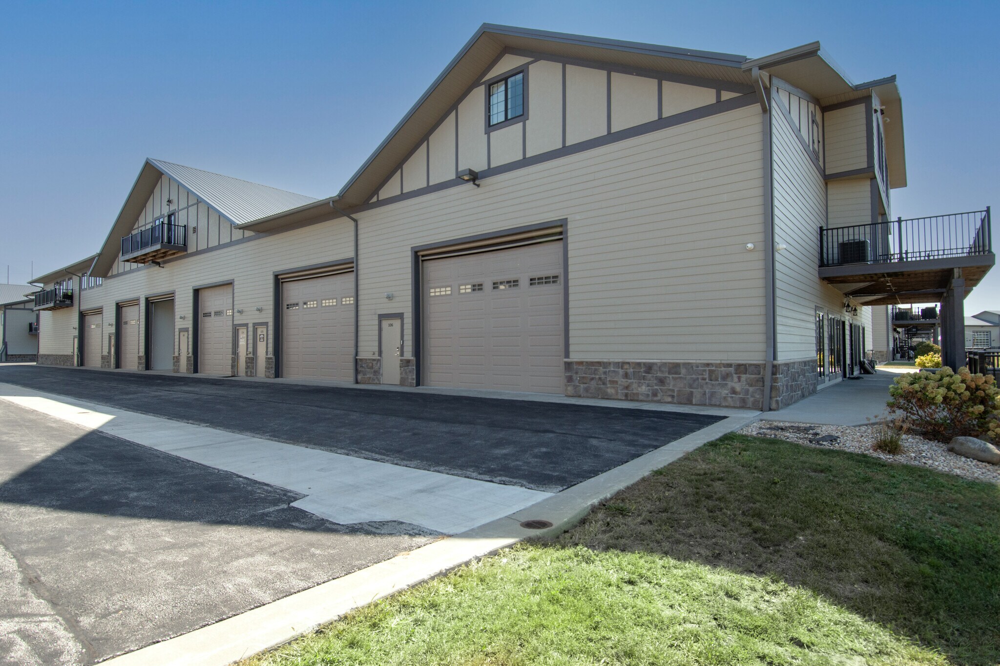 2224 Ferry Road, Naperville, IL à vendre Photo principale– Image 1 sur 3