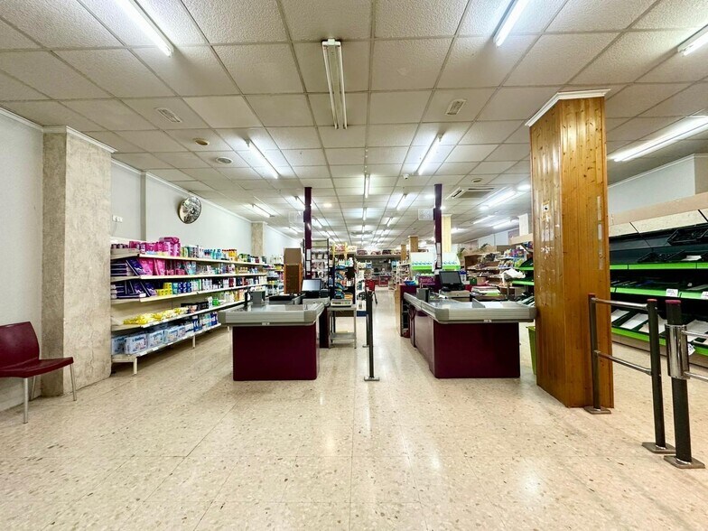 Carrer Reverendo Rafael Peris, 23, Carlet, Valencia à louer - Photo de l’immeuble – Image 1 sur 33