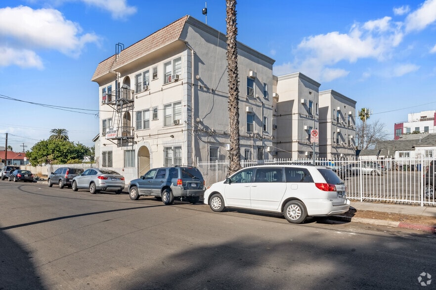 907 W 17th St, Los Angeles, CA à vendre - Photo principale – Image 1 sur 40