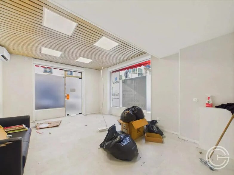 4 Rue Jean André, Nice à louer - Photo de l’immeuble – Image 2 sur 11