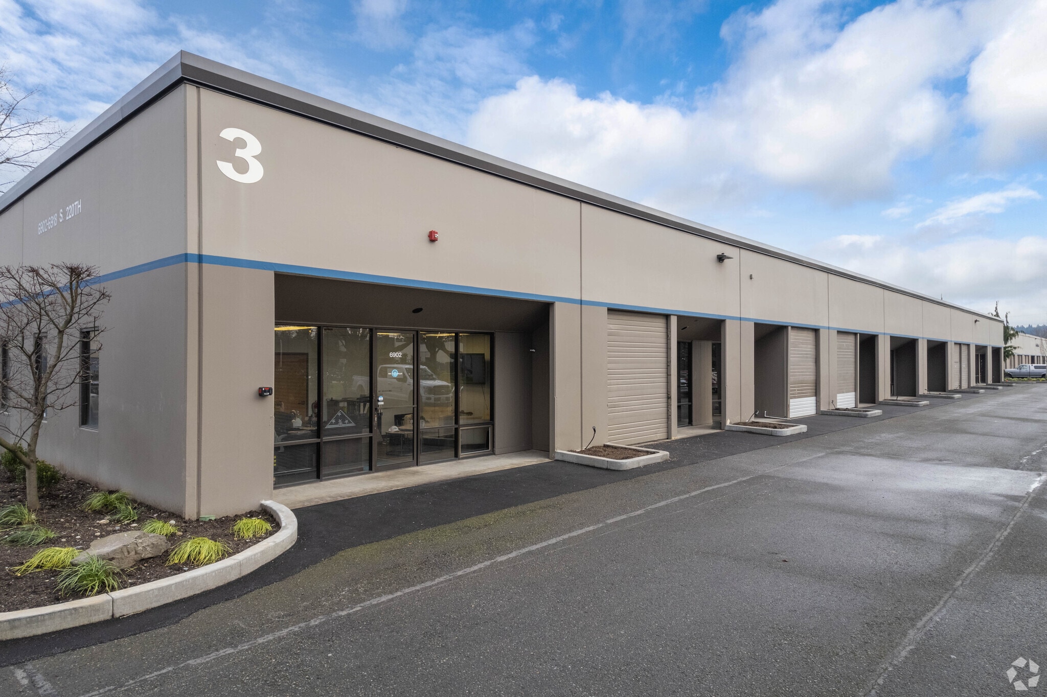 6902-6918 S 220th St, Kent, WA à louer Photo principale– Image 1 sur 9