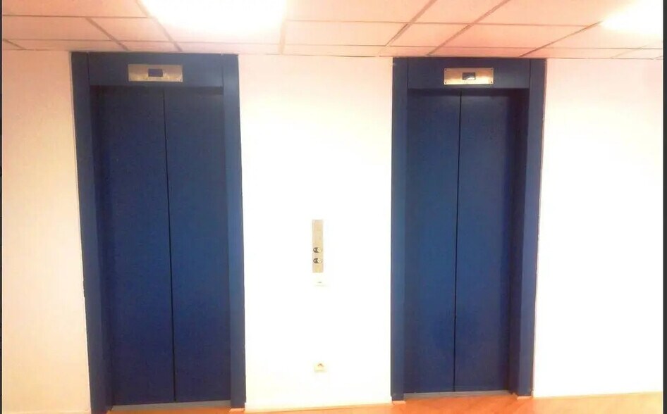 Local commercial dans Colombes à louer - Photo de l’immeuble – Image 3 sur 9