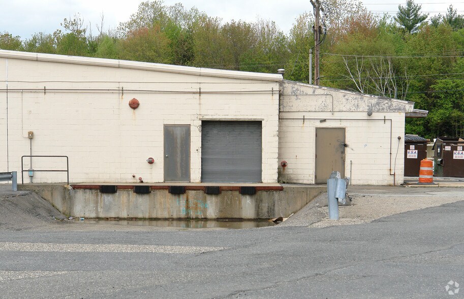 87 W Stafford Rd, Stafford Springs, CT à louer - Photo de l’immeuble – Image 3 sur 4