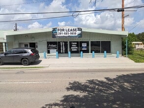 4117 Airline Dr, Houston, TX à louer Photo de l’immeuble– Image 1 sur 3