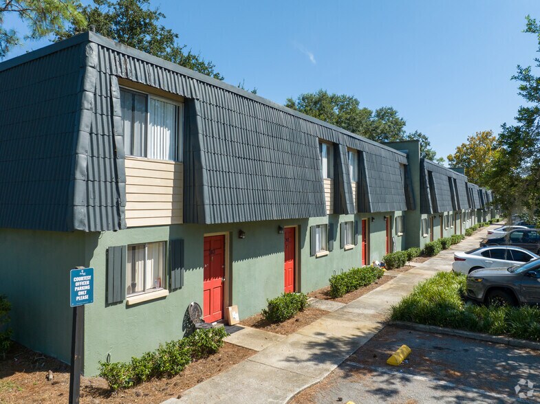 309 SW 16th Ave, Gainesville, FL à vendre - Photo principale – Image 1 sur 48