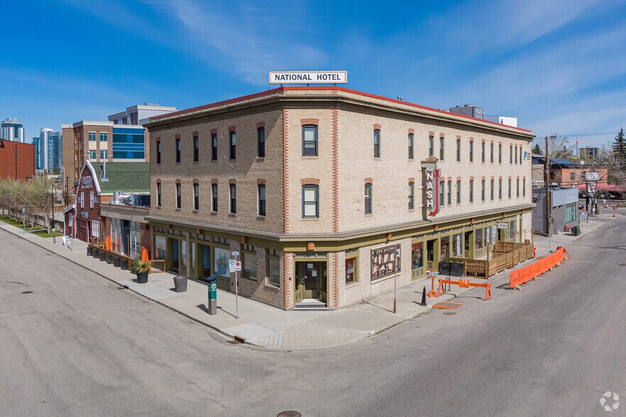 929 11 St SE, Calgary, AB à louer - Photo principale – Image 1 sur 6