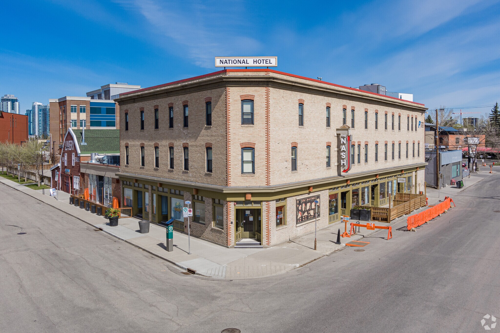 929 11 St SE, Calgary, AB à louer Photo de l’immeuble– Image 1 sur 7