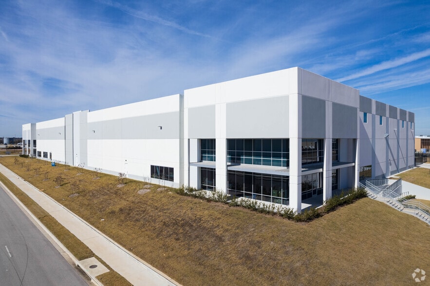 300 Gateway Blvd, Kyle, TX à louer - Photo de l’immeuble – Image 3 sur 4