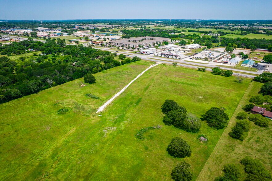 1440 S Broadway St, Joshua, TX à vendre - Photo de l’immeuble – Image 3 sur 13