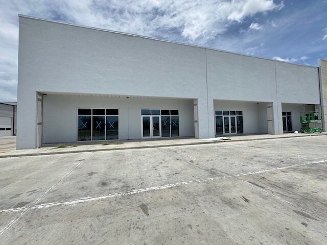 405 Crossroads St, Laredo, TX à louer - Photo de l’immeuble – Image 3 sur 26
