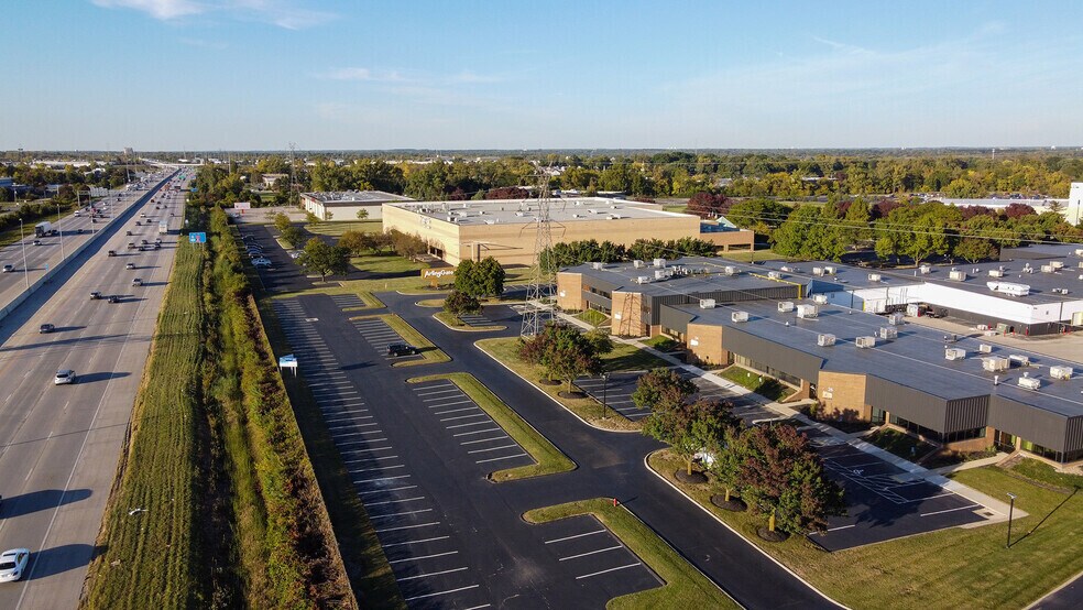 4171 Arlingate Plz, Columbus, OH à louer - Photo de l’immeuble – Image 3 sur 10