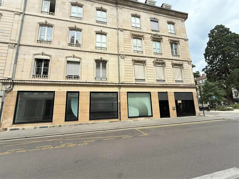 Local commercial dans Besançon à louer - Photo de l’immeuble – Image 3 sur 6