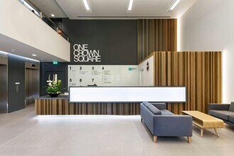 One Crown Sq, Woking à louer Photo intérieure– Image 2 sur 6