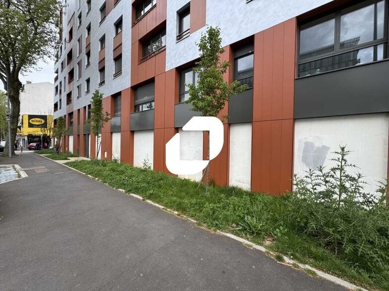 Local d’activités dans Cachan à louer - Photo de l’immeuble – Image 1 sur 8