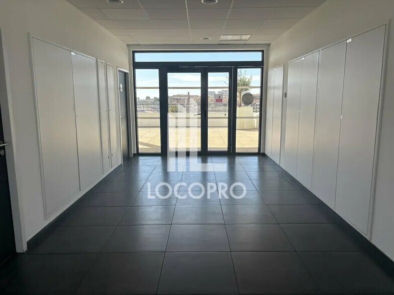 Bureau dans Marseille à louer - Photo de l’immeuble – Image 3 sur 5