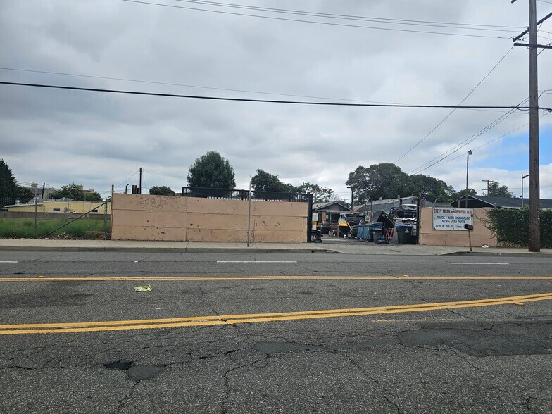 West 5th Redevelopment Land portefeuille de 2 biens à vendre sur LoopNet.fr - Photo de l’immeuble – Image 2 sur 9