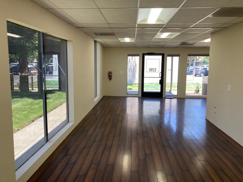 5280-5290 Elvas Ave, Sacramento, CA à louer - Photo intérieure – Image 3 sur 5