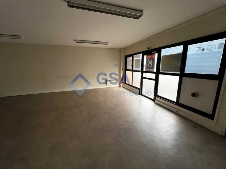 Bureau dans Évry-Courcouronnes à louer - Photo intérieure – Image 3 sur 4