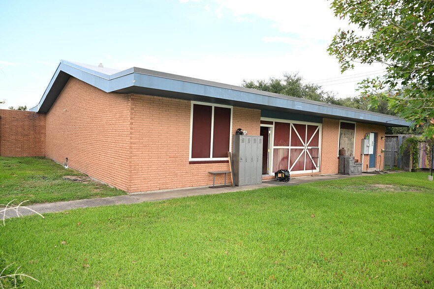 1218 14th Ave N, Texas City, TX à vendre - Photo de l’immeuble – Image 1 sur 18