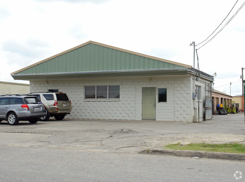 9010 Aero St, San Antonio, TX à louer - Photo de l’immeuble – Image 1 sur 2