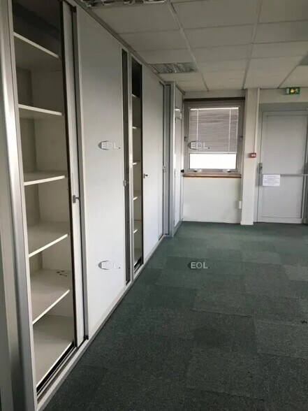 Bureau dans Aulnay-Sous-Bois à louer - Photo de l’immeuble – Image 1 sur 4