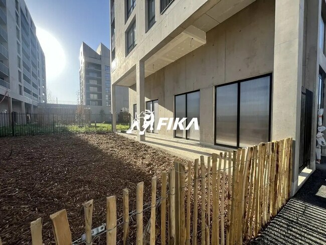 Plus de détails pour Local commercial à vendre