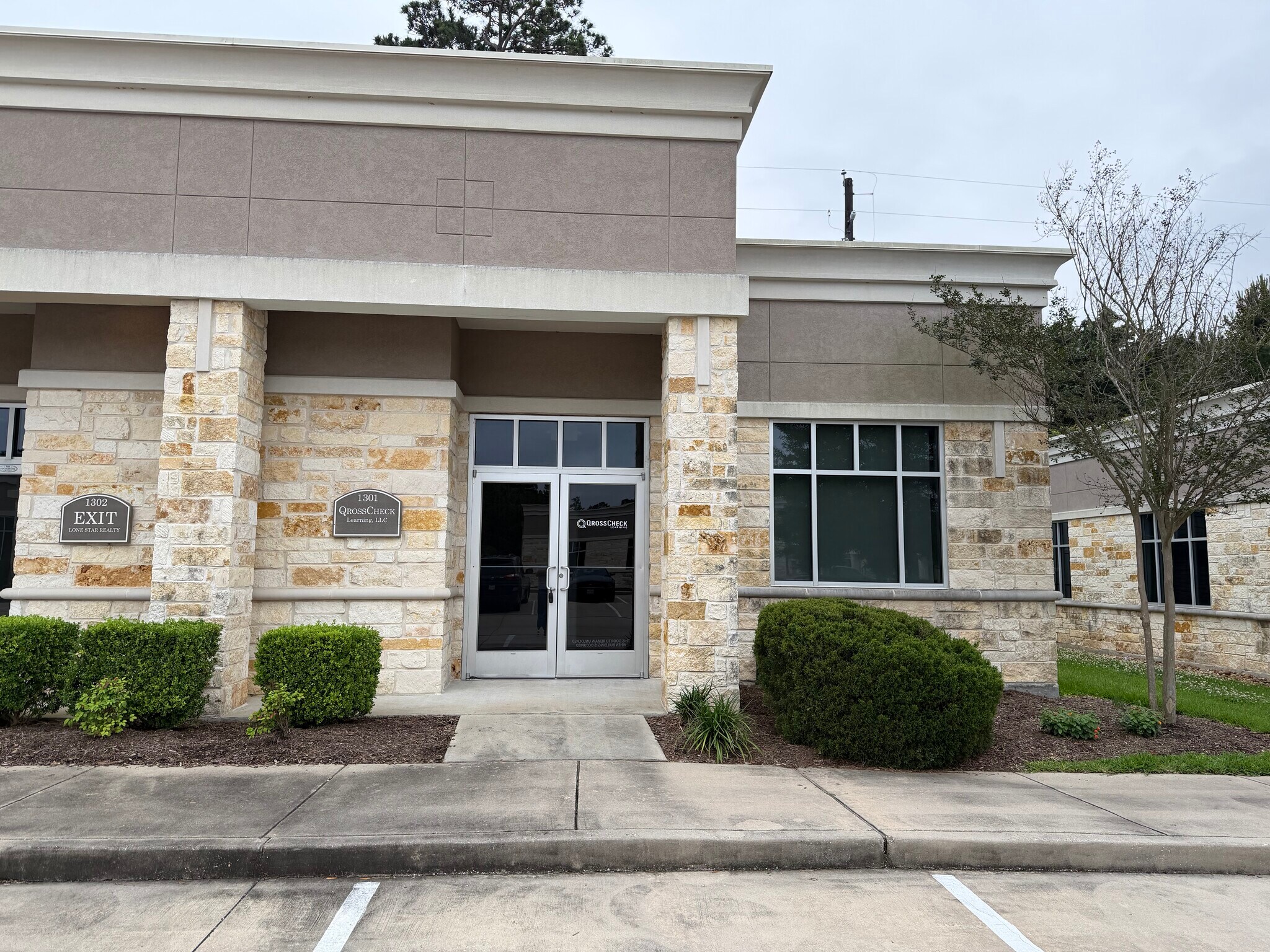 2219 Sawdust Rd, The Woodlands, TX à vendre Photo de l’immeuble– Image 1 sur 103