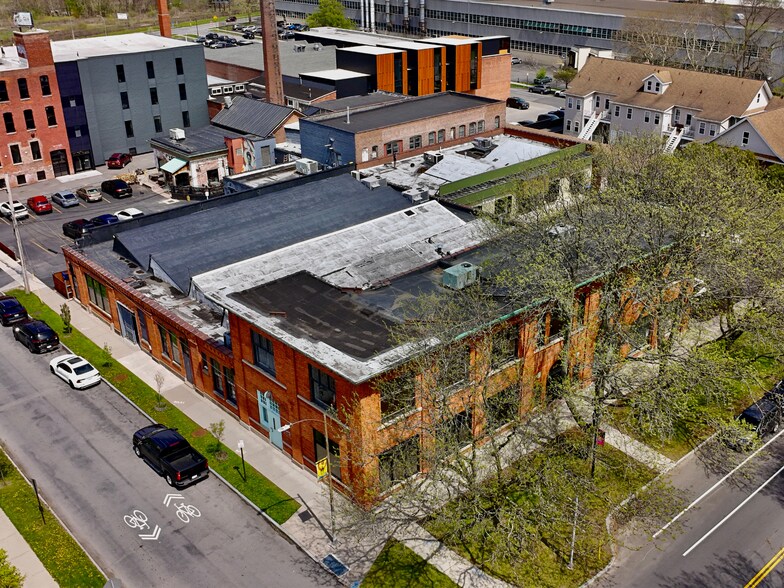 840 University Ave, Rochester, NY à louer - Photo de l’immeuble – Image 3 sur 6