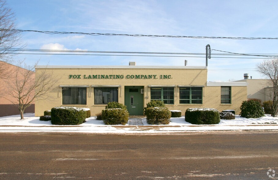84 Custer St, West Hartford, CT à louer - Photo de l’immeuble – Image 3 sur 8