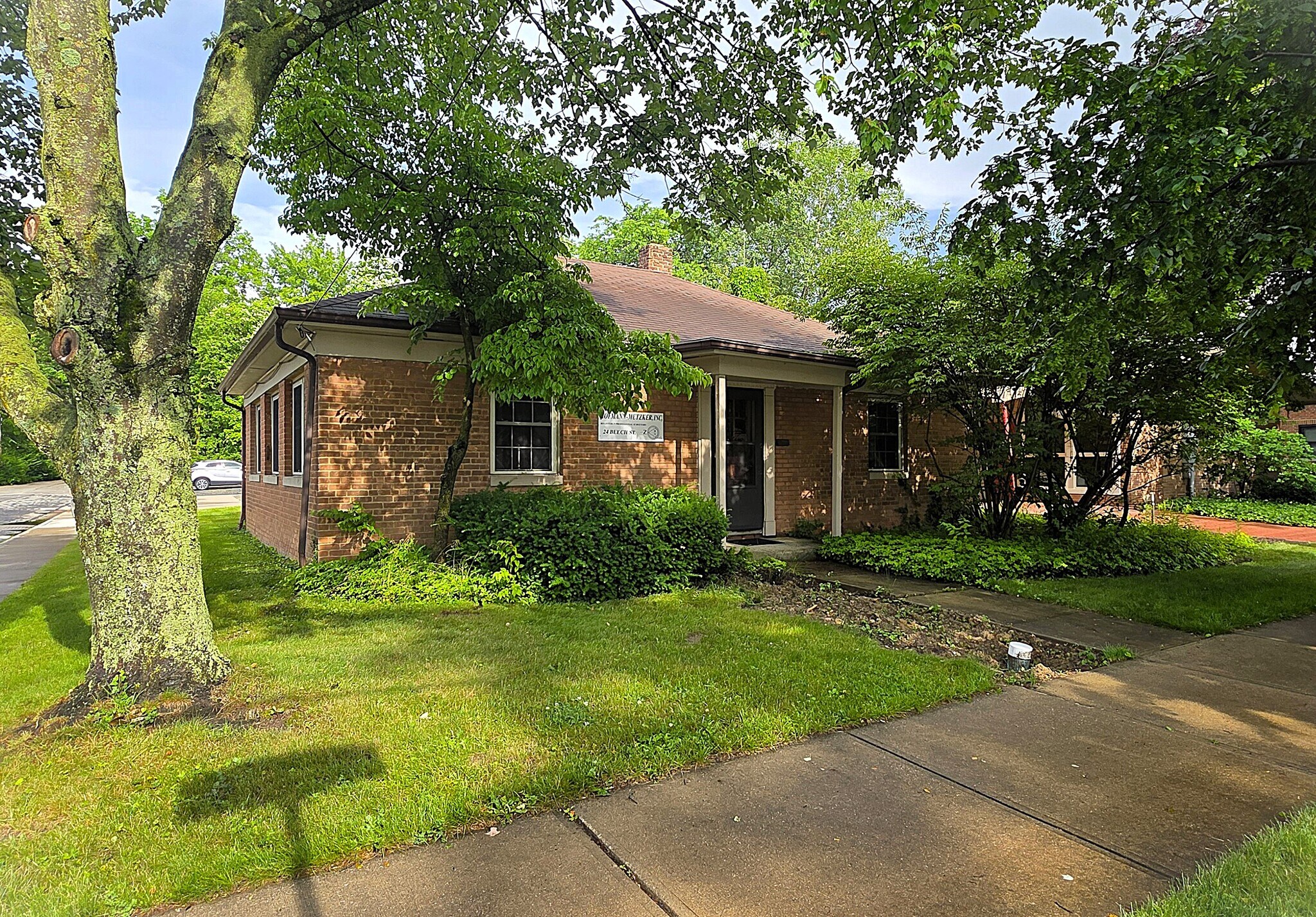 24 Beech St, Berea, OH à vendre Photo principale– Image 1 sur 16