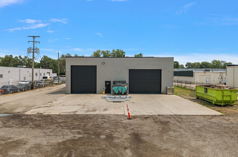 36401 Groesbeck Hwy, Clinton Township, MI à louer - Photo de l’immeuble – Image 2 sur 7