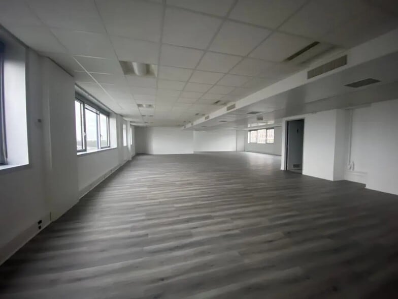 12 Rue Du Centre, Noisy-le-Grand à louer - Photo de l’immeuble – Image 2 sur 17