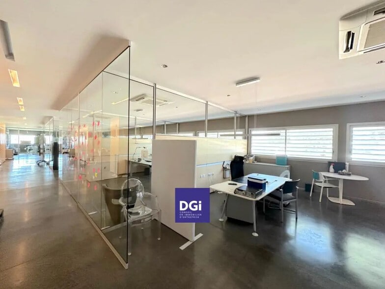 Industriel/Logistique dans Gallargues-le-Montueux à louer - Photo de l’immeuble – Image 3 sur 6