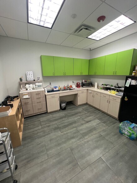 9215 FM 518, Pearland, TX à louer - Photo de l’immeuble – Image 3 sur 8