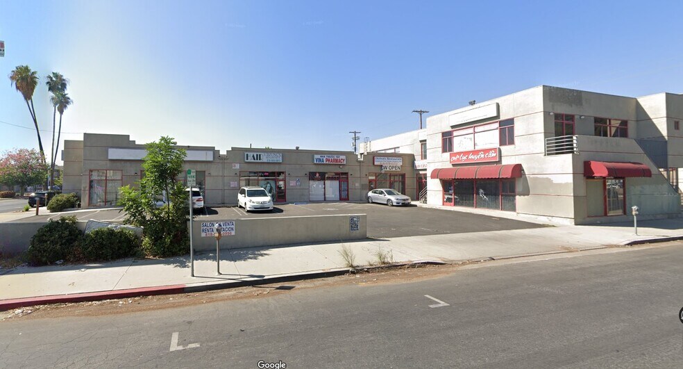 18541 Sherman Way, Reseda, CA à louer - Photo de l’immeuble – Image 2 sur 4