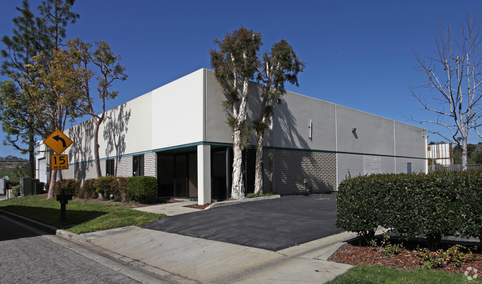 111 Mercury Cir, Pomona, CA à louer - Photo principale – Image 2 sur 6