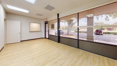 1800 59th St, Bradenton, FL à louer Photo de l’immeuble– Image 2 sur 4