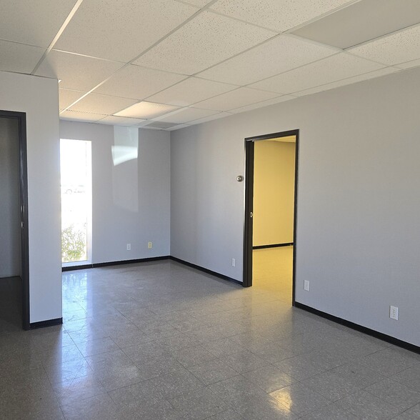 223 Frontage Rd, Sunsites, AZ à vendre - Photo intérieure – Image 2 sur 19