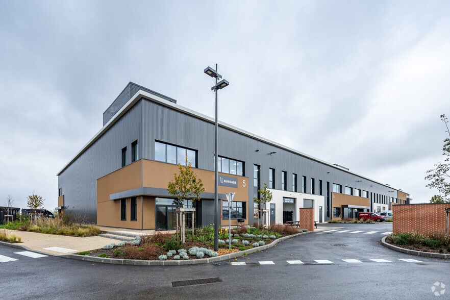 25 Route De Lyon, Saint-Priest à louer - Photo de l’immeuble – Image 2 sur 3