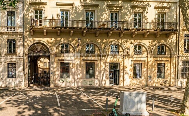 Plus de détails pour 25 Quai Saint Vincent, Lyon - Local commercial à louer