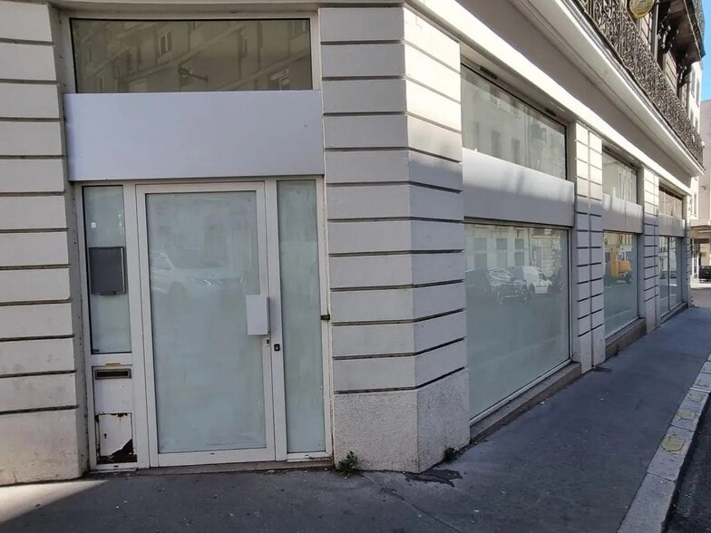 Local commercial dans Nantes à louer - Photo de l’immeuble – Image 1 sur 3