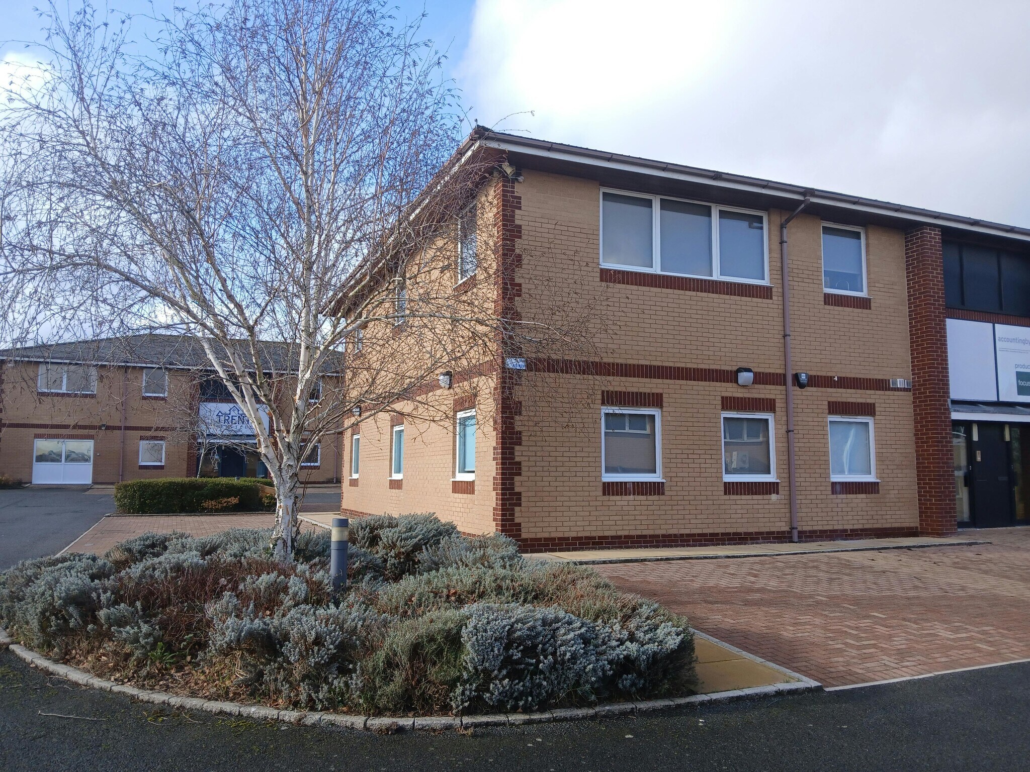 301-302 Love Ln, Cirencester à louer Photo de l’immeuble– Image 1 sur 5