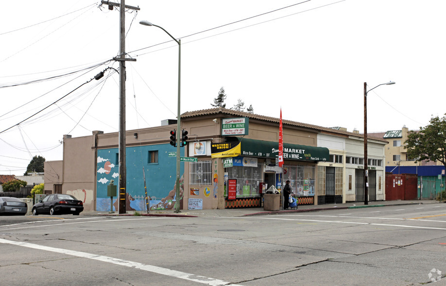 2979 MacArthur Blvd, Oakland, CA à vendre - Photo principale – Image 1 sur 2