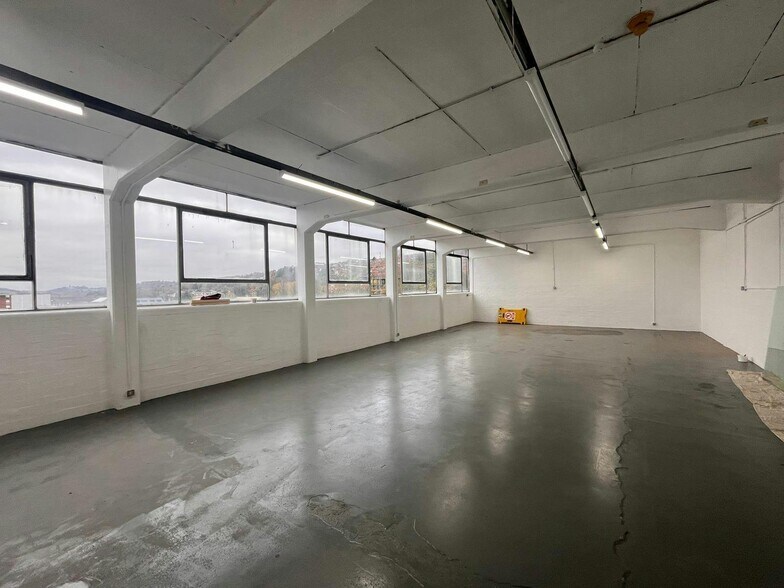 Westbourne St, High Wycombe à louer - Photo de l’immeuble – Image 3 sur 4