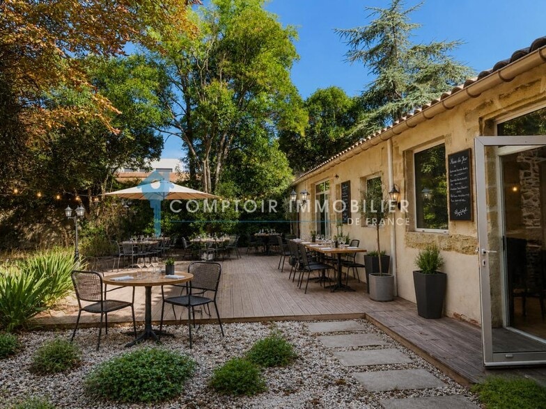 Local commercial dans Aimargues à vendre - Photo de l’immeuble – Image 1 sur 7