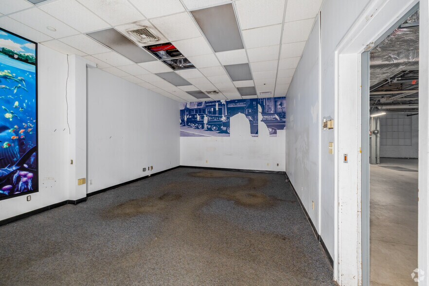 650 Franklin Ave, Hartford, CT à vendre - Photo intérieure – Image 3 sur 30