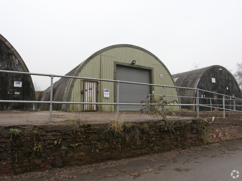 Boughton Industrial Est, Boughton à vendre - Photo principale – Image 1 sur 2