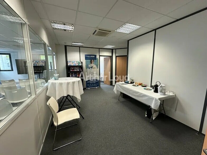 Bureau dans Reims à louer - Photo intérieure – Image 2 sur 8